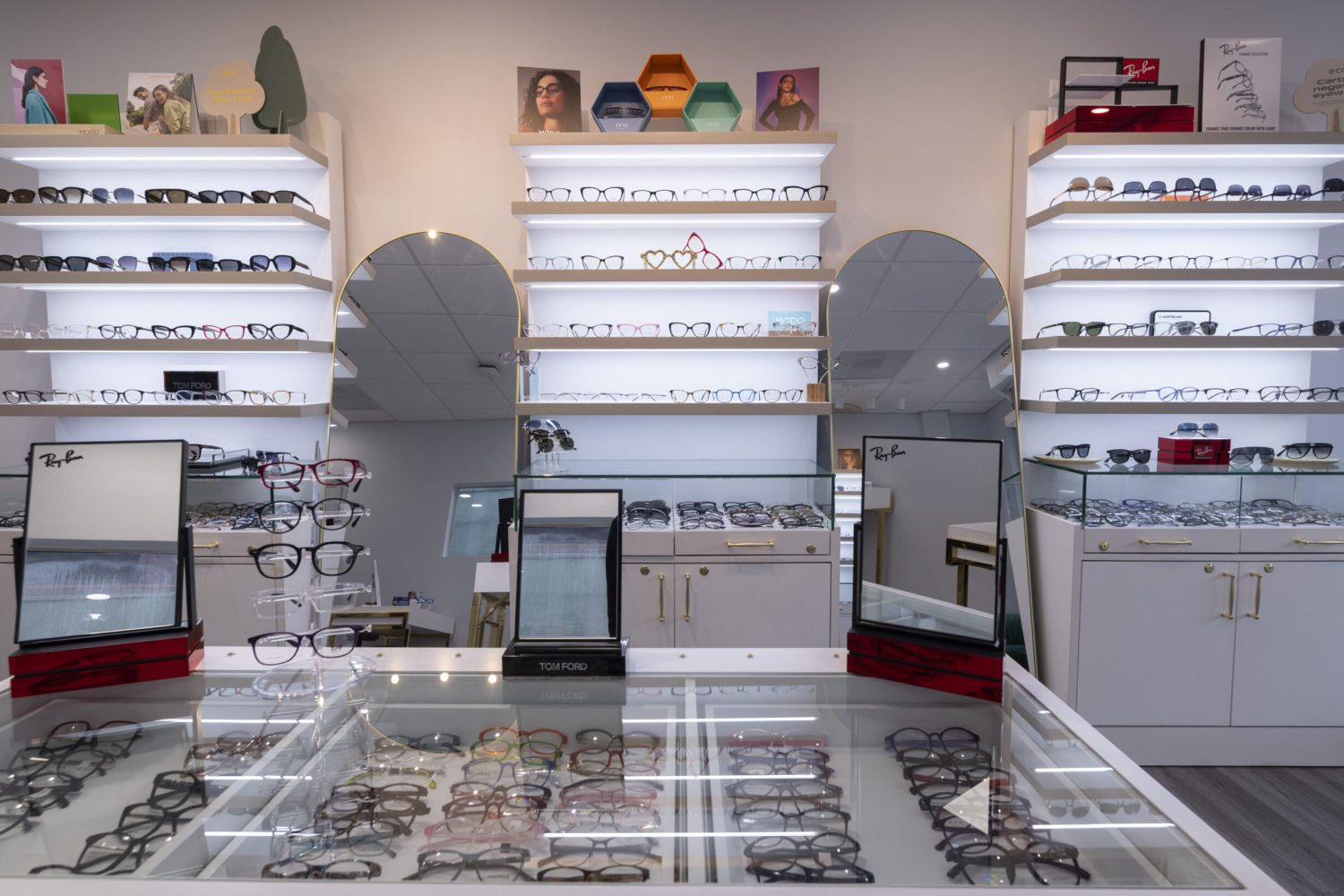 Eyes on Burbank Optometry - Burbank Optometrists Providing Eye Exams
